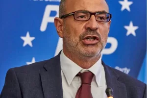 Referendum giustizia, Franco Bruno, ex senatore del Pd, voterà Sì: “Magistratura più credibile e imparziale” Referendum giustizia, Franco Bruno, ex senatore del Pd, voterà Sì: “Magistratura più credibile e imparziale”