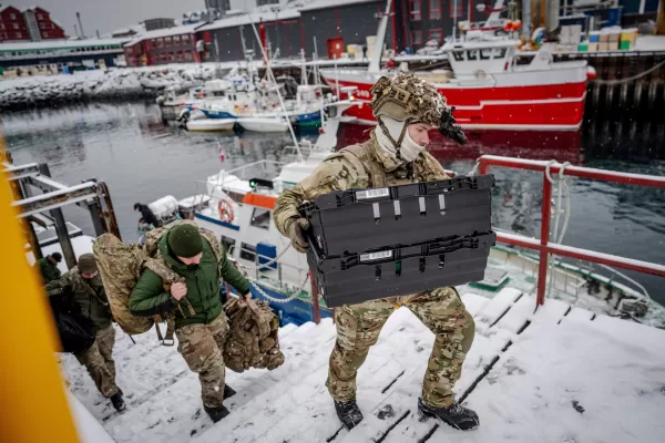 Danish soldiers disembark at the harbor in Nuuk, Greenland, on Sunday, Jan. 18, 2026. (Mads Claus Rasmussen/Ritzau Scanpix via AP) 


Associated Press / Lapresse
Only italy and spain