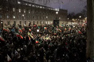 I giovani iraniani chiedono libertà, l’Occidente non rimanga indifferente