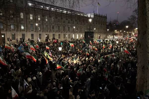 I giovani iraniani chiedono libertà, l’Occidente non rimanga indifferente