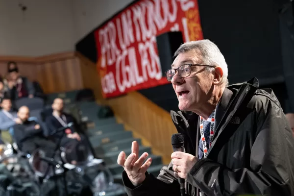 il Segretario generale CGIL Maurizio Landini in occasione dell’iniziativa ‘ci siamo, pensare un mondo e una cgil, possibili’ tenutosi al centro sociale ‘spin time labs’.  Roma Giovedì 22 Gennaio  2026 (foto Mauro Scrobogna / LaPresse)  

 CGIL General Secretary Maurizio Landini at the initiative “We’re here, thinking about a possible world and a CGIL,” held at the Spin Time Labs social center. Rome, Thursday January 22 2026. (Photo by Mauro Scrobogna / LaPresse)