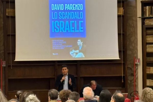 Siena, gruppi pro-Pal tentano di impedire la presentazione del libro di Parenzo su Israele