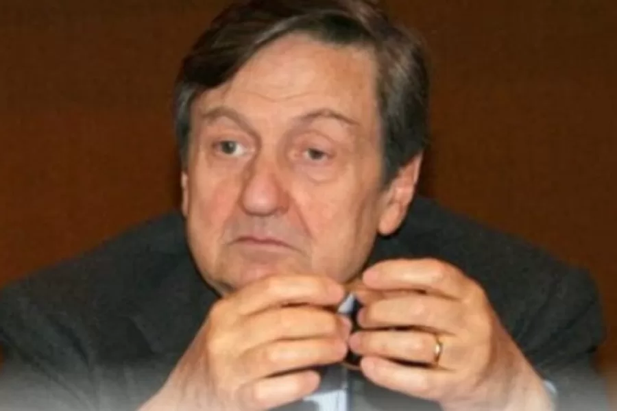 Santangelo morto suicida, l’ex vicesindaco perseguito da un processo infinito: “Su quel balcone potrebbe esserci stato chiunque”