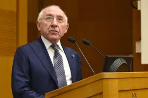 Dossieropoli, la strana indagine sull’Autority che aveva multato Report per Sangiuliano. Alta tensione su Cafiero De Raho e spunta la misteriosa lista Bellavia