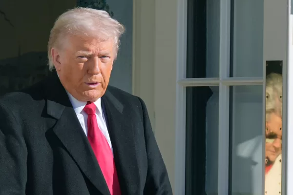 Iran, arrivano gli americani. Trump può riprendere la guerra da dove Israele la aveva interrotta