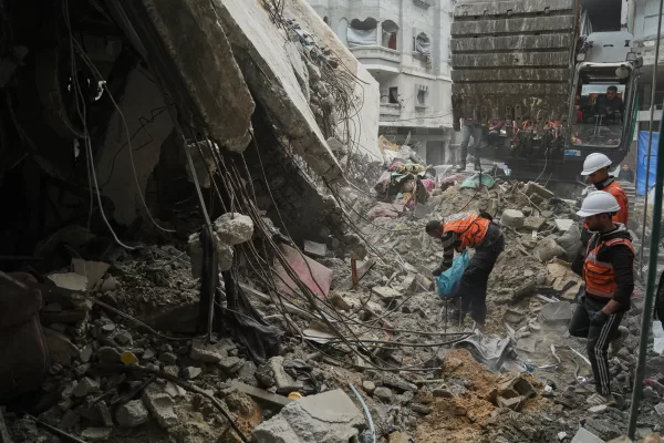 Gaza’s civil defense teams work to recover the remains of members of the Abu Nada family, who remain trapped beneath the rubble of their four-story house after it was destroyed by an Israeli airstrike in December 2023, in Gaza City, Monday, Feb. 9, 2026. (AP Photo/Jehad Alshrafi) 



Associated Press / LaPresse
Onlyi italy and spain