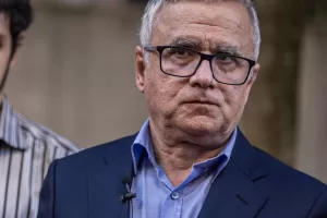 Taghi Rahmani: “Il regime in Iran vuole isolare mia moglie”. La sofferenza in carcere di Narges Mohammadi Taghi Rahmani: “Il regime in Iran vuole isolare mia moglie”. La sofferenza in carcere di Narges Mohammadi