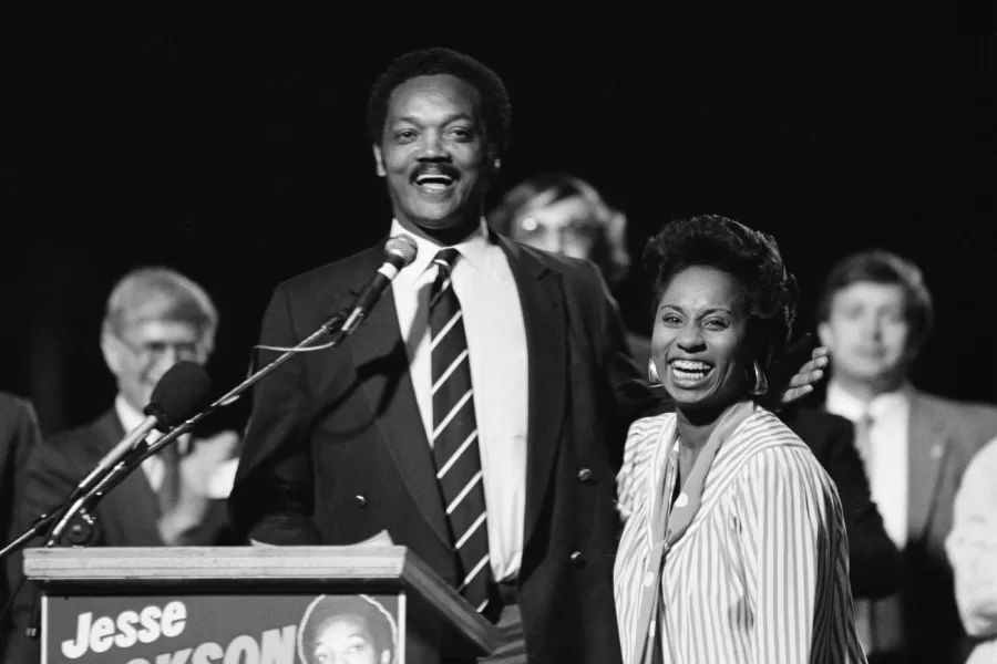 Addio a Jesse Jackson, il reverendo che provò a seguire le orme di Martin Luther King. Il credo “I am Somebody” e quel malinteso con Obama