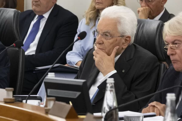 Mattarella presiede il Csm dopo le parole di Nordio: “Serve rispetto tra le Istituzioni”. Ma nella Magistratura qualcosa non funziona