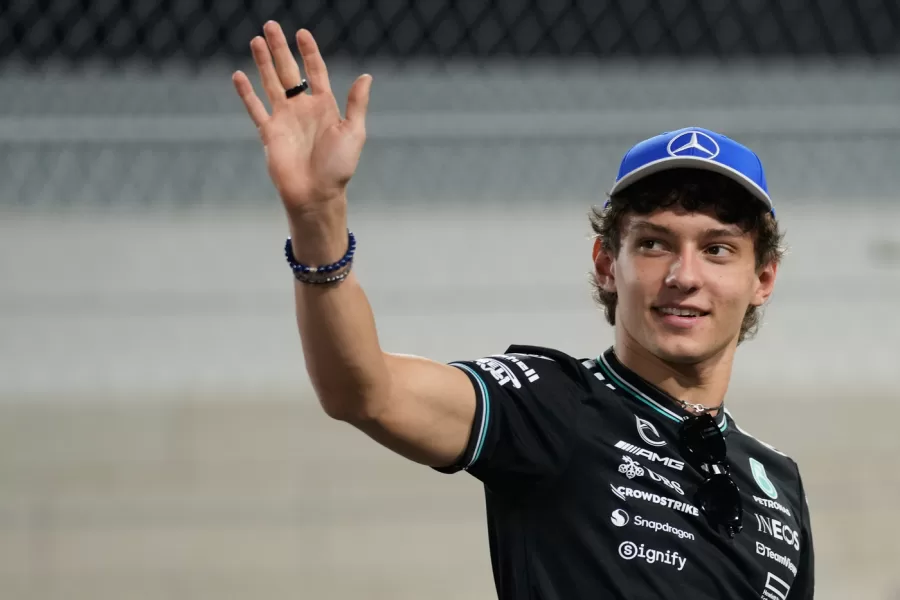 Paura per Kimi Antonelli, incidente stradale a San Marino a bordo di una Mercedes