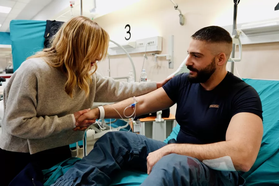 Il Presidente del Consiglio, Giorgia Meloni,   ll’ospedale Molinette fa visita agli agenti feriti , Torino  (Italia) 1 Febbraio  2026 (Foto Filippo Attili/Palazzo Chigi/LaPresse)



DISTRIBUTION FREE OF CHARGE – NOT FOR SALE – Obbligatorio citare la fonte LaPresse/Palazzo Chigi/Filippo Attili