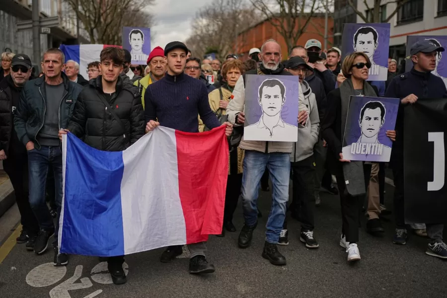 Quentin Deranque era lì per proteggere le femministe nazionaliste, De Lorraine: “Demonizzandolo si invertono i ruoli”
