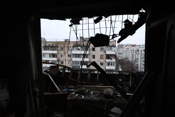 Residential neighbourhood is seen from the broken window of a damaged apartment building hit by a Russian drone in Zaporizhzhia, Ukraine, Thursday, Feb. 26, 2026. (AP Photo/Kateryna Klochko)





Associate Press/ LaPresse
Only Italy and Spain