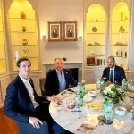 Oman’s Minister of Foreign Affairs Sayyid Badr bin Hamad Al Busaidi, right, holds a meeting with White House special envoy Steve Witkoff, centre, and  Jared Kushner, as part of the ongoing Iranian-American negotiations, in Geneva, Switzerland, Thursday Feb. 26, 2026. (Foreign Ministry of Oman via AP)





Associate Press/ LaPresse
Only Italy and Spain