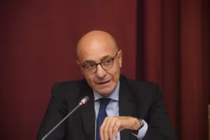 NICOLA LATORRE PRESIDENTE COMMISSIONE DIFESA SENATO