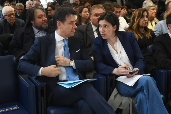 GIUSEPPE CONTE  POLITICO  ELLY SCHLEIN  POLITICA