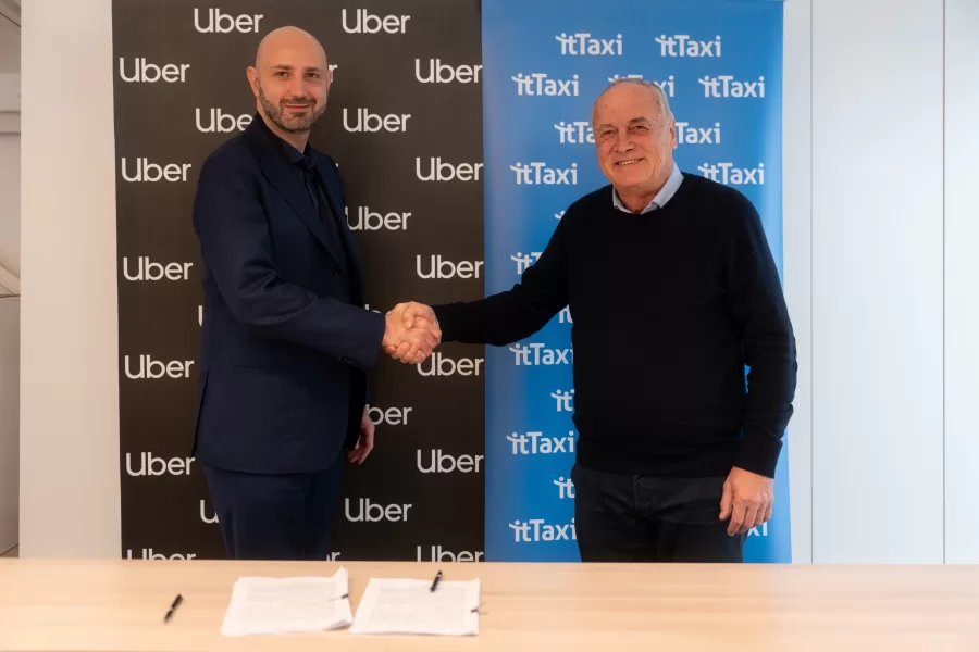 Commissioni invariate e +40% di corse: l’asse Uber-itTaxi punta sulla stabilità