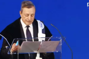Draghi invoca il federalismo pragmatico dell’Europa