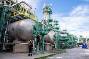 Val d’Agri, la fine dell’onda lunga del sospetto: Eni e tutti gli imputati assolti perché il fatto non sussiste Val d’Agri, la fine dell’onda lunga del sospetto: Eni e tutti gli imputati assolti perché il fatto non sussiste