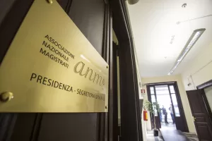 Referendum, ha vinto solo l’Anm. L’associazione che ha lottato per sé stessa e il punto che nessuno vuole vedere Referendum, ha vinto solo l’Anm. L’associazione che ha lottato per sé stessa e il punto che nessuno vuole vedere