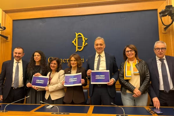 Asili nido aziendali: dai Libdem e da Azione una proposta comune per dare sostegno all’occupazione femminile e contrastare il calo demografico