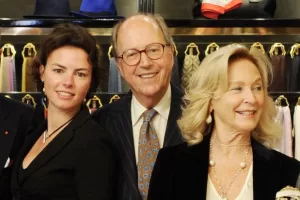 Addio a Mariano Rubinacci, icona di eleganza senza tempo: la sua sartoria ha conquistato il mondo Addio a Mariano Rubinacci, icona di eleganza senza tempo: la sua sartoria ha conquistato il mondo