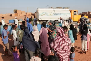 Ciad-Sudan: N’Djamena sbarra il confine. La crisi umanitaria rischia di aggravarsi Ciad-Sudan: N’Djamena sbarra il confine. La crisi umanitaria rischia di aggravarsi