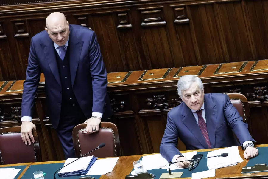 Il ministro della Difesa Guido Crosetto (sx) e il ministro degli Esteri Antonio Tajani nell’aula della Camera dei deputati in occasione delle comunicazioni sull’evoluzione della situazione internazionale e sulla richiesta di aiuti da parte dei paesi del Golfo, Roma, Giovedì 5 Marzo 2026 (Foto Roberto Monaldo / LaPresse) 

Defence minister Guido Crosetto (left) and  Foreign minister Antonio Tajani address the Chamber of deputies on the evolution of the international situation and the request for aid from the Gulf countries, Rome, Thursday, March 5, 2026 (Photo by Roberto Monaldo / LaPresse)