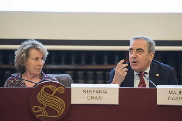 Gasparri si dimette, Stefania Craxi nuova capogruppo di Forza Italia in Senato. Marina Berlusconi: “Iniziativa gruppo parlamentare” Gasparri si dimette, Stefania Craxi nuova capogruppo di Forza Italia in Senato. Marina Berlusconi: “Iniziativa gruppo parlamentare”