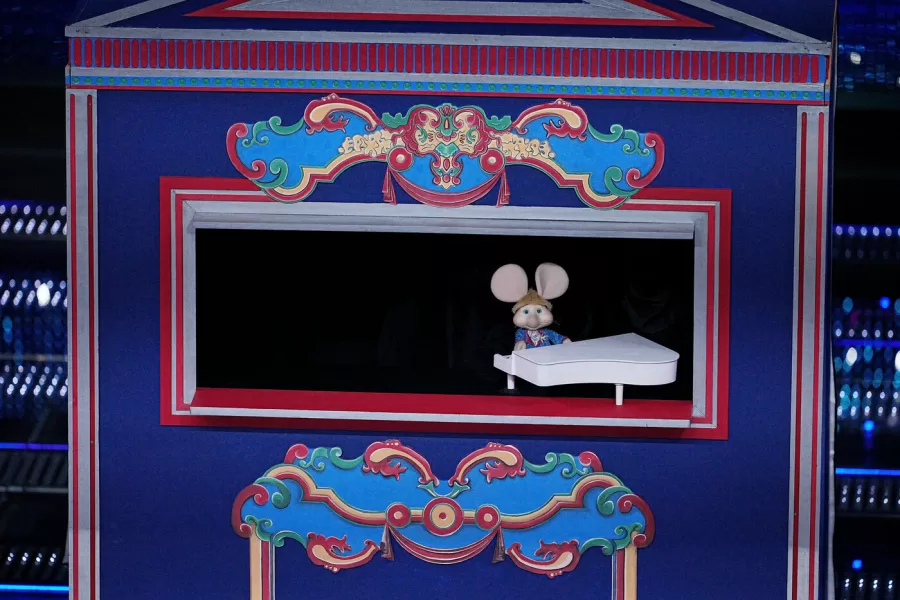 Lucio Corsi and Topo Gigio during the fourth evening of 75th edition of the Sanremo Italian Song Festival at the Ariston Theatre in Sanremo, northern Italy – Friday, February 14, 2025. Entertainment. (Photo by Marco Alpozzi/LaPresse)