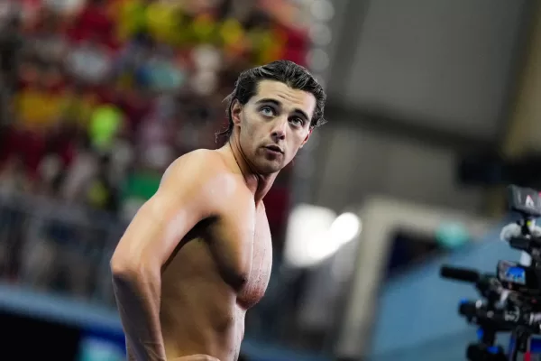Thomas Ceccon: “Le signore dell’acquagym mi deconcentrano. Musica troppo alta, non si preparano così le Olimpiadi. Australia? Tutto bello ma non ci torno”