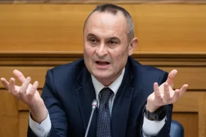 Enrico Costa FI in occasione della conferenza stampa di presentazione della pubblicazione di “Alle 4 del mattino, storie di vite stravolte”, pubblicazione-rassegna stampa di 100 casi di ingiuste detenzioni raccolti a cura di Enrico Costa. Camera dei Deputati, Roma Mercoledì 14 Gennaio 2026 (foto Mauro Scrobogna / LaPresse)
Enrico Costa on the occasion of the press conference presenting the publication of “At 4 AM, Stories of Turned Lives,” a press review of 100 cases of wrongful imprisonment, edited by Enrico Costa. Chamber of Deputies, Rome, Wednesday January 14 2026. (Photo by Mauro Scrobogna / LaPresse) Enrico Costa FI in occasione della conferenza stampa di presentazione della pubblicazione di “Alle 4 del mattino, storie di vite stravolte”, pubblicazione-rassegna stampa di 100 casi di ingiuste detenzioni raccolti a cura di Enrico Costa. Camera dei Deputati, Roma Mercoledì 14 Gennaio 2026 (foto Mauro Scrobogna / LaPresse)
Enrico Costa on the occasion of the press conference presenting the publication of “At 4 AM, Stories of Turned Lives,” a press review of 100 cases of wrongful imprisonment, edited by Enrico Costa. Chamber of Deputies, Rome, Wednesday January 14 2026. (Photo by Mauro Scrobogna / LaPresse)