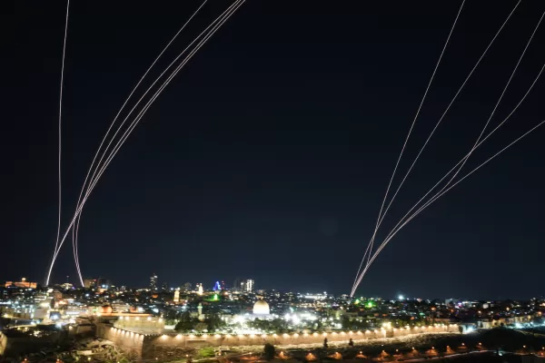 Israeli air defense system fires to intercept missiles launched from Iran toward Israel, over Jerusalem, Sunday, March 1, 2026. (AP Photo/Mahmoud Illean)





Associate Press/ LaPresse
Only Italy and Spain





Associate Press/ LaPresse
Only Italy and Spain