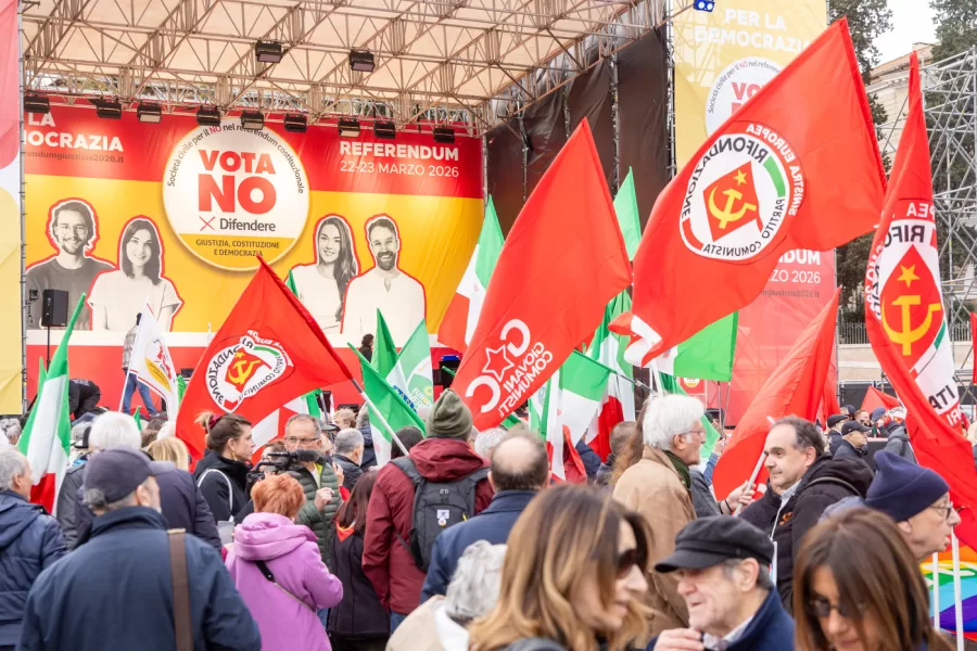 manifestazione a piazza del Popolo per la chiusura della campagna elettorale del comitato  Società civile per il No. Roma, Mercoledì 18 Marzo 2026  (photo by Mauro Scrobogna / LaPresse)

demonstration in Piazza del Popolo to close the elettoral campain  of the “Civil Society for the No” committee. Rome,  Wednesday March 18 2026 (photo by Mauro Scrobogna / LaPresse)