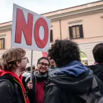 Referendum – Manifestazione organizzata dal Comitato per il NO Sociale al Referendum in Piazza Santi Apostoli. Lunedì 23 Marzo, 2026. News  (Photo by Valentina Stefanelli/Lapresse)

Referendum – Demonstration organized by the Committee for the Social NO to the Referendum in Piazza Santi Apostoli. Monday March 23, 2026. News (Photo by Valentina Stefanelli/Lapresse)