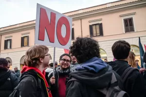 Referendum – Manifestazione organizzata dal Comitato per il NO Sociale al Referendum in Piazza Santi Apostoli. Lunedì 23 Marzo, 2026. News (Photo by Valentina Stefanelli/Lapresse)
Referendum – Demonstration organized by the Committee for the Social NO to the Referendum in Piazza Santi Apostoli. Monday March 23, 2026. News (Photo by Valentina Stefanelli/Lapresse) Referendum – Manifestazione organizzata dal Comitato per il NO Sociale al Referendum in Piazza Santi Apostoli. Lunedì 23 Marzo, 2026. News (Photo by Valentina Stefanelli/Lapresse)
Referendum – Demonstration organized by the Committee for the Social NO to the Referendum in Piazza Santi Apostoli. Monday March 23, 2026. News (Photo by Valentina Stefanelli/Lapresse)