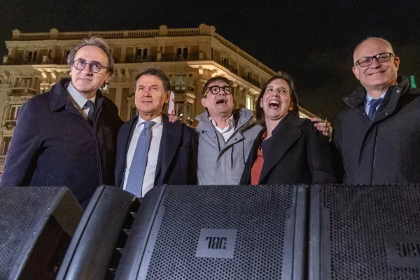 Angelo Bonelli, Giuseppe Conte, Nicola Fratoianni, Elly Schlein, Roberto Gualtieri durante festeggiamenti per la vittoria del No al referendum sulla magistratura. Roma, Lunedì 23 Marzo 2026  (photo by Mauro Scrobogna / LaPresse)

Angelo Bonelli, Giuseppe Conte, Nicola Fratoianni, Elly Schlein, Roberto Gualtieri qt the celebrations for the victory of the “No” vote in the referendum on the judiciary Rome Monday March 23 2026 (photo by Mauro Scrobogna / LaPresse)