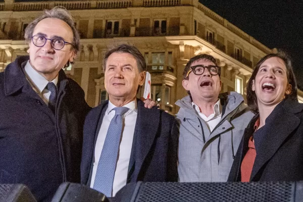 Angelo Bonelli, Giuseppe Conte, Nicola Fratoianni, Elly Schlein, Roberto Gualtieri durante festeggiamenti per la vittoria del No al referendum sulla magistratura. Roma, Lunedì 23 Marzo 2026 (photo by Mauro Scrobogna / LaPresse)
Angelo Bonelli, Giuseppe Conte, Nicola Fratoianni, Elly Schlein, Roberto Gualtieri qt the celebrations for the victory of the “No” vote in the referendum on the judiciary Rome Monday March 23 2026 (photo by Mauro Scrobogna / LaPresse) Angelo Bonelli, Giuseppe Conte, Nicola Fratoianni, Elly Schlein, Roberto Gualtieri durante festeggiamenti per la vittoria del No al referendum sulla magistratura. Roma, Lunedì 23 Marzo 2026 (photo by Mauro Scrobogna / LaPresse)
Angelo Bonelli, Giuseppe Conte, Nicola Fratoianni, Elly Schlein, Roberto Gualtieri qt the celebrations for the victory of the “No” vote in the referendum on the judiciary Rome Monday March 23 2026 (photo by Mauro Scrobogna / LaPresse)