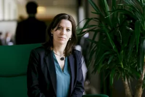 I dubbi sulla durata della guerra destabilizzano i mercati. Braw: “Trump non ascolta l’Europa”