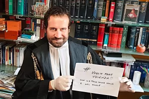 L’avvocato Gomiero: “Travaglio e Gratteri si sbagliano di grosso, chiedete pure a un indagato: sei contento che chi ti accusa sia collega di chi ti giudica?”