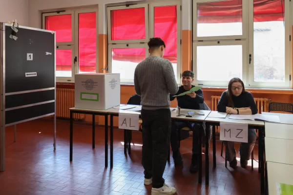 generiche seggi aperti per il referendum sulla giustizia a Bologna, (Italia) 23 Marzo 2026
(Photo Guido Calamosca / LaPresse)

General information on polling stations open for the referendum on justice
March 23, 2026 – Bologna – Italia
(Guido Calamosca/ LaPresse )