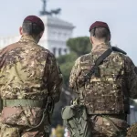 Foto Roberto Monaldo / LaPresse
25-12-2016 Roma
Cronaca
Militari impegnati nell’operazione “Strade Sicure” 
Nella foto Controlli in via dei Fori Imperiali 

Photo Roberto Monaldo / LaPresse
25-12-2016 Rome (Italy)
Soldiers engaged in the operation “Safe Streets”
In the photo Soldiers in Via dei Fori Imperiali