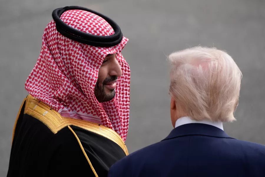 President Donald Trump welcomes Saudi Arabia’s Crown Prince Mohammed bin Salman to the White House, Tuesday, Nov. 18, 2025, in Washington. (AP Photo/Alex Brandon)





Associate Press/ LaPresse
Only Italy and Spain
