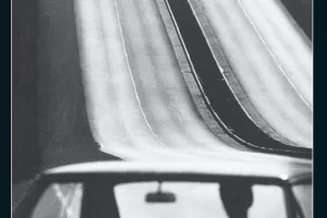 Raymond Chandler: più per il gusto di leggerlo che per capire chi è l’assassino. La seducente “sorellina”