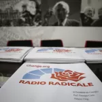 Radio radicale, i microfoni nelle aule di tribunale e il pericolo che si spengano: perché il Parlamento deve impedirlo