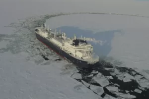 Putin perde un’altra nave-ombra, colpita la petroliera russa vicino Malta