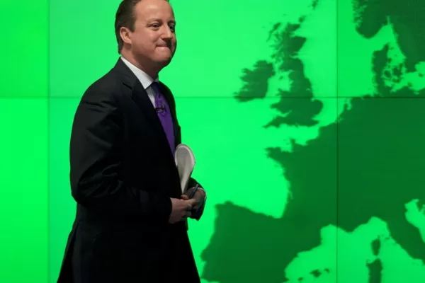 FILE – Britain’s Prime Minister David Cameron walks past a map of Europe on a screen as he walks away after making a speech on holding a referendum on staying in the European Union in London, Jan. 23, 2013. The U.K. election in December 2019 was basically about one issue: Brexit. General elections in the U.K. are typically held in the spring or early summer. But in the fall of 2019, the recently-appointed Prime Minister Boris Johnson gambled on holding one on December 12, when most people just want to get ready for Christmas and would rather think of anything but politics. (AP Photo/Matt Dunham, File)
Associated Press/LaPresse FILE – Britain’s Prime Minister David Cameron walks past a map of Europe on a screen as he walks away after making a speech on holding a referendum on staying in the European Union in London, Jan. 23, 2013. The U.K. election in December 2019 was basically about one issue: Brexit. General elections in the U.K. are typically held in the spring or early summer. But in the fall of 2019, the recently-appointed Prime Minister Boris Johnson gambled on holding one on December 12, when most people just want to get ready for Christmas and would rather think of anything but politics. (AP Photo/Matt Dunham, File)
Associated Press/LaPresse