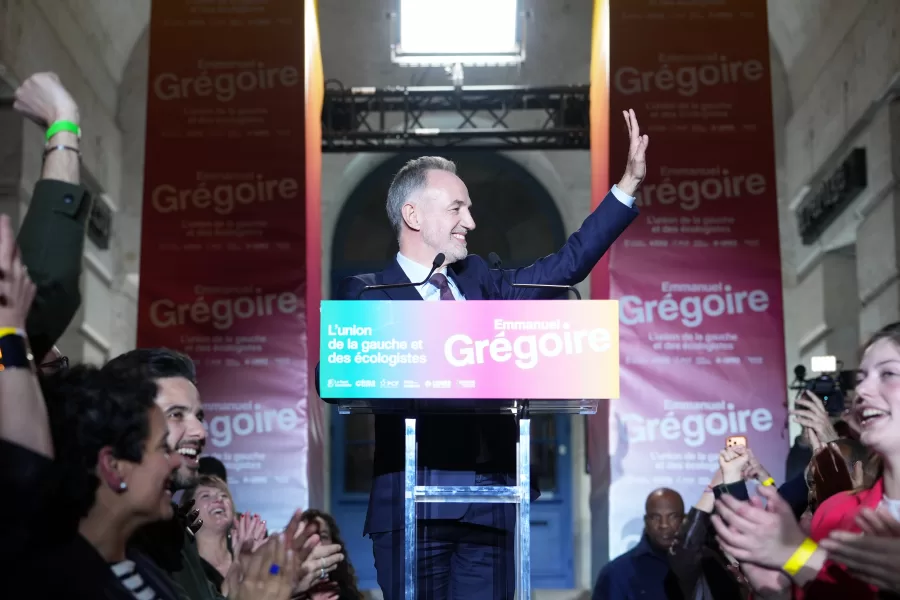 French socialist candidate for Paris mayoral election, Emmanuel Gregoire, center, celebrates after he won the second round of France’s municipal elections in Paris, France, Sunday, March 22, 2026. (AP Photo/Thibault Camus)





Associate Press/ LaPresse
Only Italy and Spain