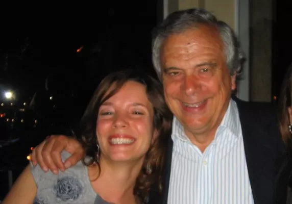 Simona Sparaco ricorda il padre: “Rovinato da Woodcock, farò di tutto perché passi il Sì al referendum”