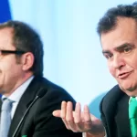 © Marco Merlini / LaPresse
13-03-2007  Roma
Politica
Palazzo Chigi – conferenza stampa della Lega al termine dell’incontro con il Presidente del Consiglio Prodi e il Ministro per le Riforme Chiti in merito alla Legge elettorale
Nella foto  Roberto Maroni e Roberto Calderoli